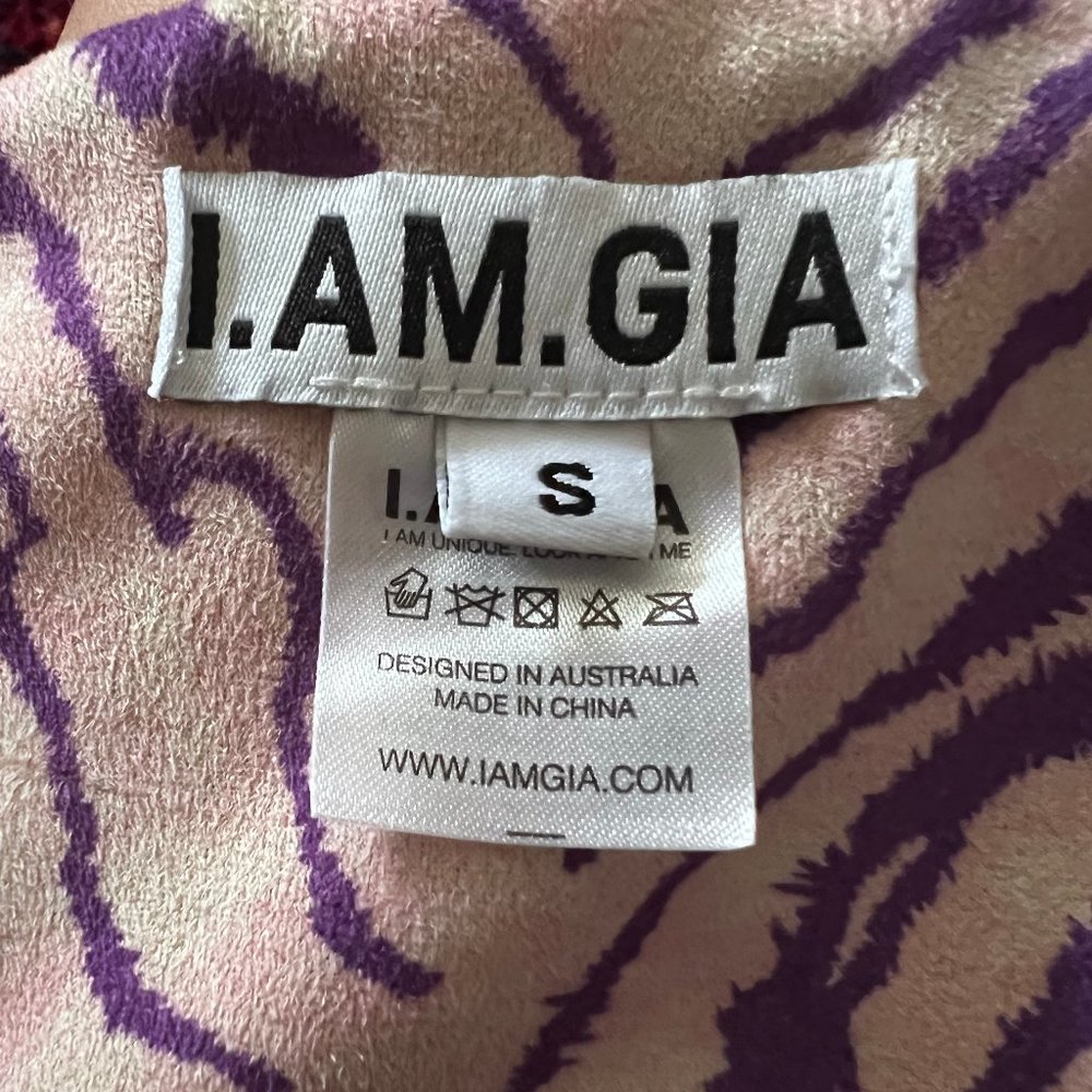 I. Am. Gia. – Kiki Crop